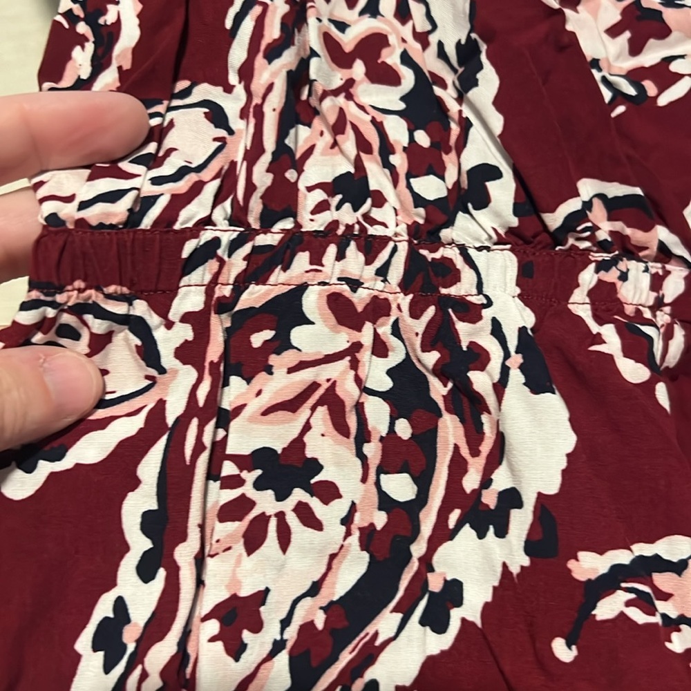 3/$30 Crown & Ivy 2x blouse - Picture 4 of 7